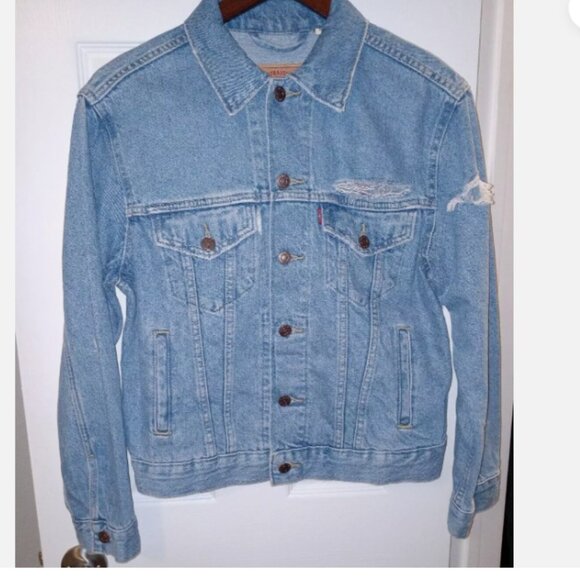 NWT Levi's Ex Boyfriend Trucker Distressed Denim Jacket Small - Picture 2 of 7